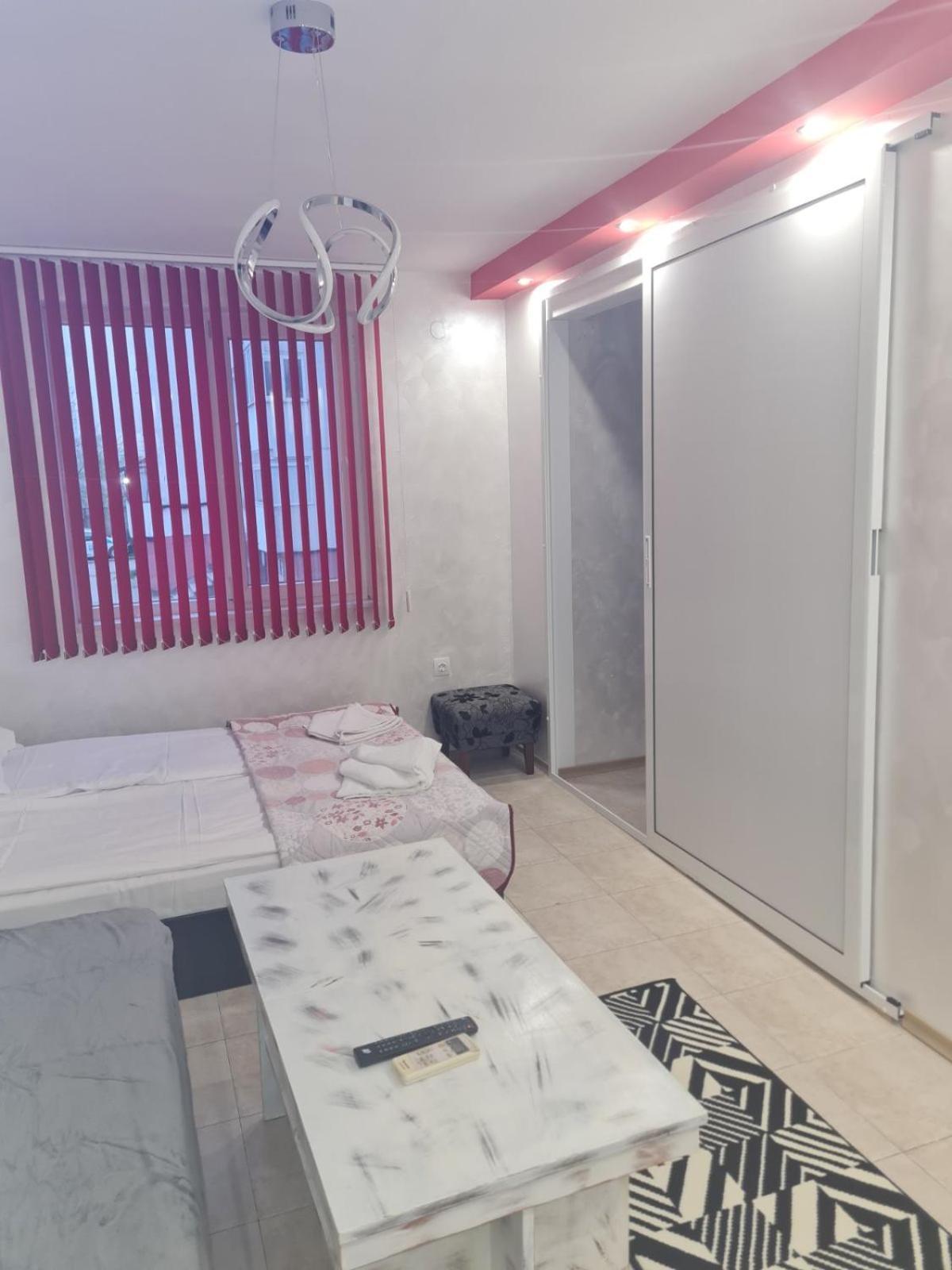 Ferienwohnung Day And Night Weliko Tarnowo Exterior foto